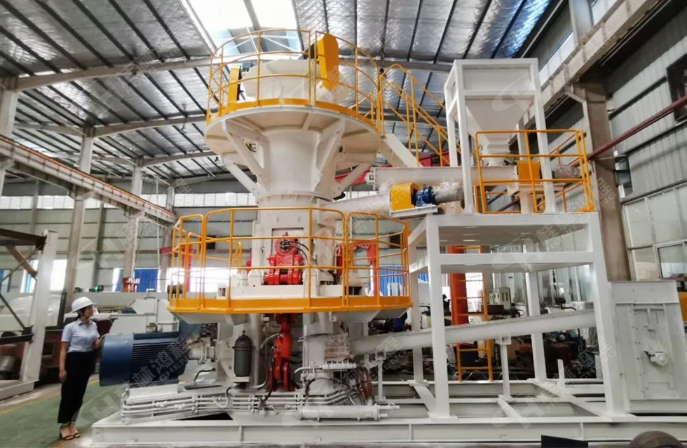 桂林鴻程新款HLMX600小
型超細立式磨粉機整機預裝待發 重晶石粉是怎
么生產的?用磨粉機桂林鴻程桂林鴻程新款HLMX600小型超細立式磨粉機整機預裝待發