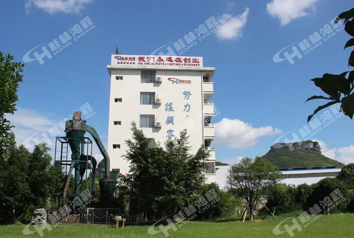 小型礦石磨粉機在哪里能買到？ 到桂林鴻程磨粉機生產基地